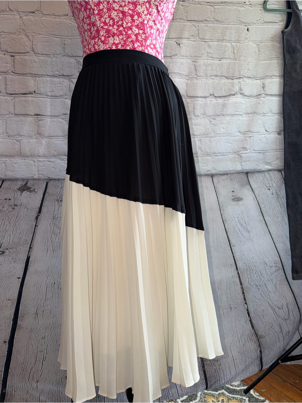 Black and Cream Pleated Colorblock Maxi Skirt